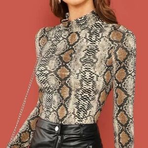 Mock Neck Long Sleeve Tee in Snakeskin Print